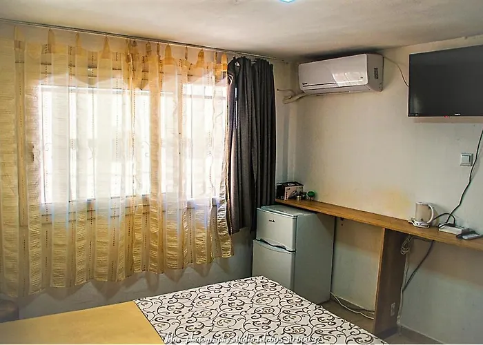 Happy Travellers Renovated *
