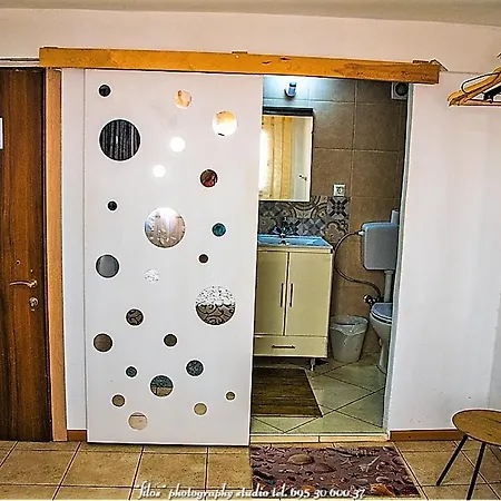 Happy Travellers Renovated * Selanik