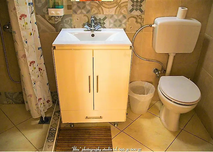 Happy Travellers Renovated *